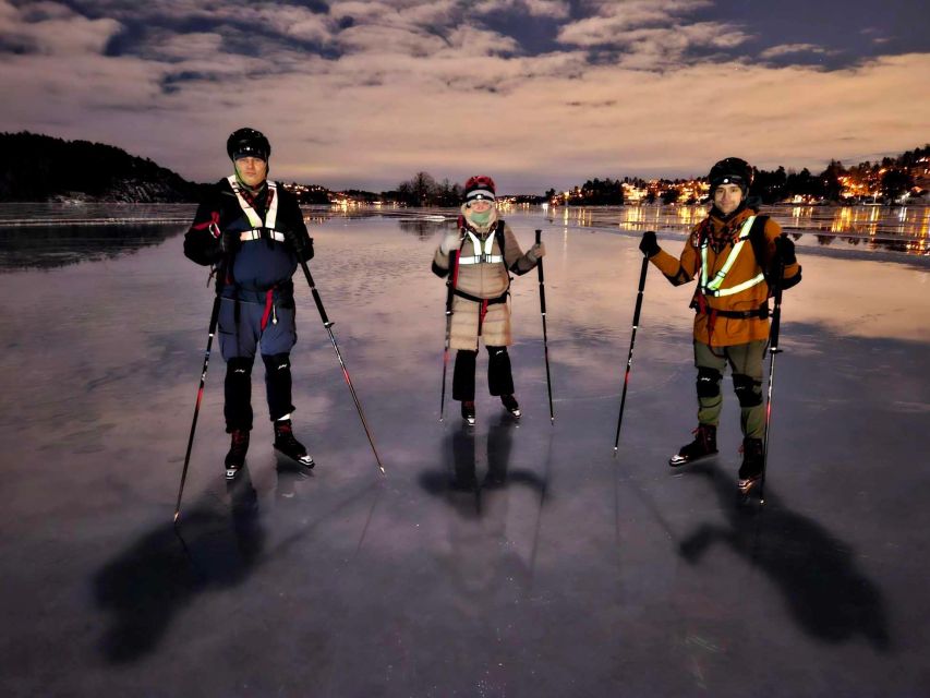 Stockholm: Ice Skating in the Moonlight with Hot Chocolate - The first 45 minutes on natural ice