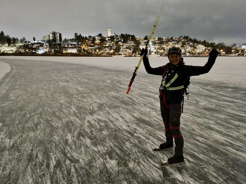 Stockholm: Ice Skating in the Moonlight with Hot Chocolate - A 30-minute break with hot chocolate and possible fika