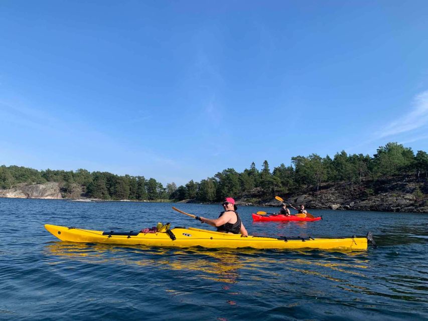 Stockholm: Morning Kayak Tour in the Archipelago with Lunch - A calm start with safety and paddling practice
