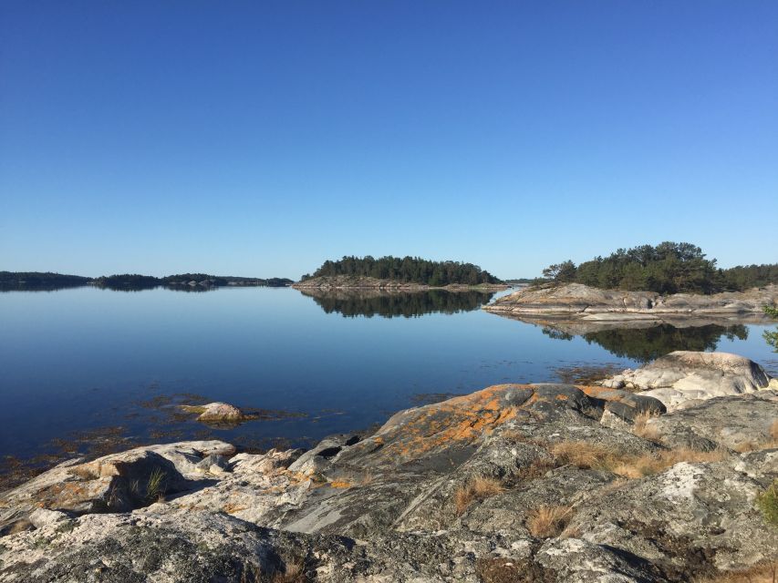 Stockholm: Morning Kayak Tour in the Archipelago with Lunch - Two hours of paddling through the archipelago