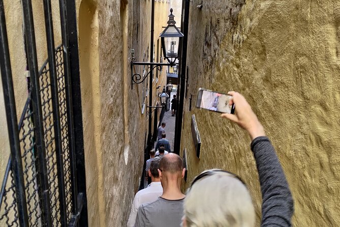 Stockholm Must See - Old Town, boat + Vasa Museum 3h small group - Riddarholmen, Järntorget, and the narrowest lane