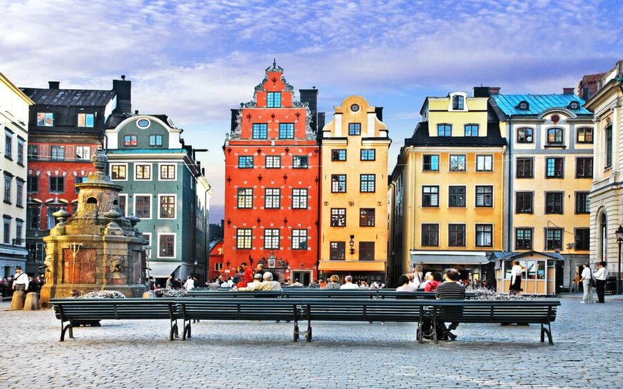 Stockholm: Old Town Highlights Private Walking Tour - Adding Kungsträdgården and Berzelii Park on the 3-hour walk