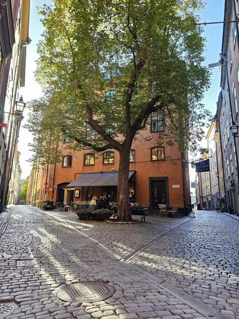 Stockholm: Old Town Walking Tour, stories and secrets - Meeting at the Post Museum on Lilla Nygatan
