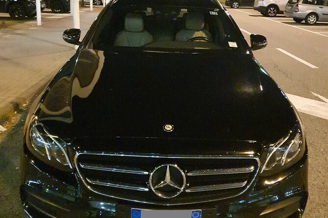 Stockholm Port to Stockholm Arlanda Airport (ARN) - Departure Private Transfer - Vehicle size, luggage, and child seats