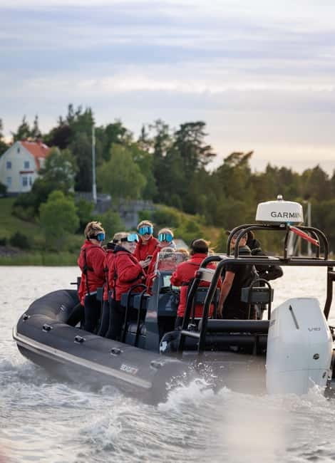 Stockholm: RIB Speed boat tour incl. island visit - Meeting the boat at Strandvägen