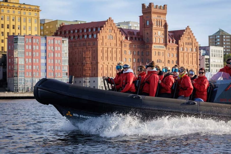 Stockholm: RIB Speed boat tour incl. island visit - The fast run past Vaxholm