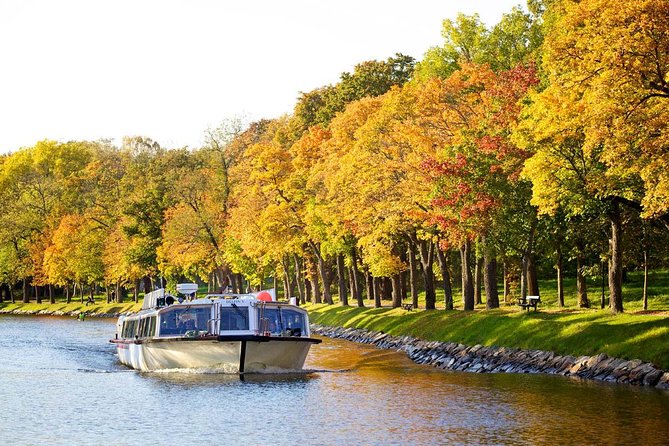 Stockholm: Royal Djurgården Boat Tour - Wheelchairs, strollers, and dogs