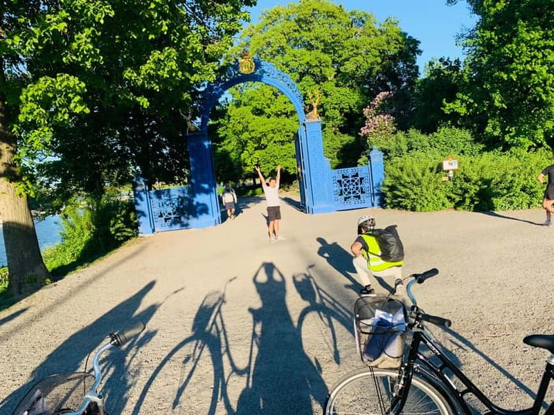 Stockholm's Best Bike Tour! (English / Deutsch) - Gamla Stan and the royal center