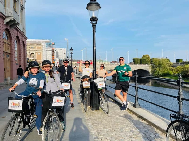 Stockholm's Best Bike Tour! (English / Deutsch) - Rosendal Garden and the fika break