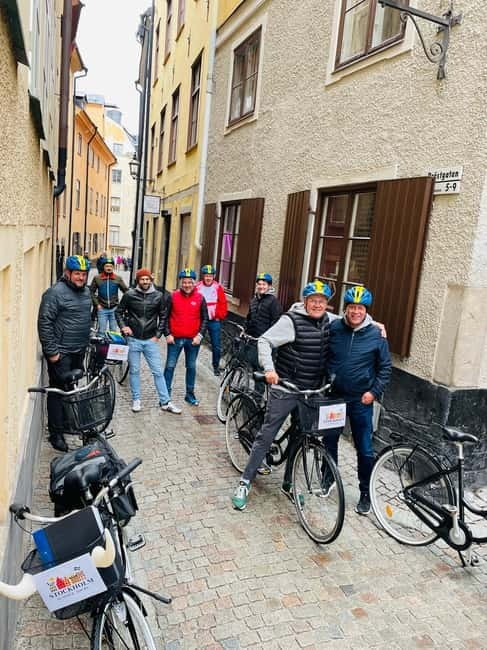 Stockholm's Best Bike Tour! (English / Deutsch) - Starting at Odenplan and heading toward the water