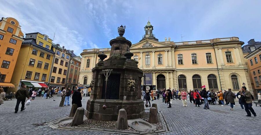Stockholm: Secrets of Gamla Stan Guided Tour w/ Fika Option - Why this Gamla Stan walk works so well