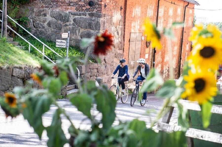 Stockholm: Self Guided GPS Bike Tour - Trading streets for parks and green spaces