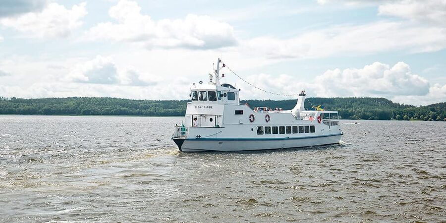 Stockholm: Sigtuna Guided Boat Tour with Optional Museum - Should you book the Stockholm to Sigtuna boat tour?