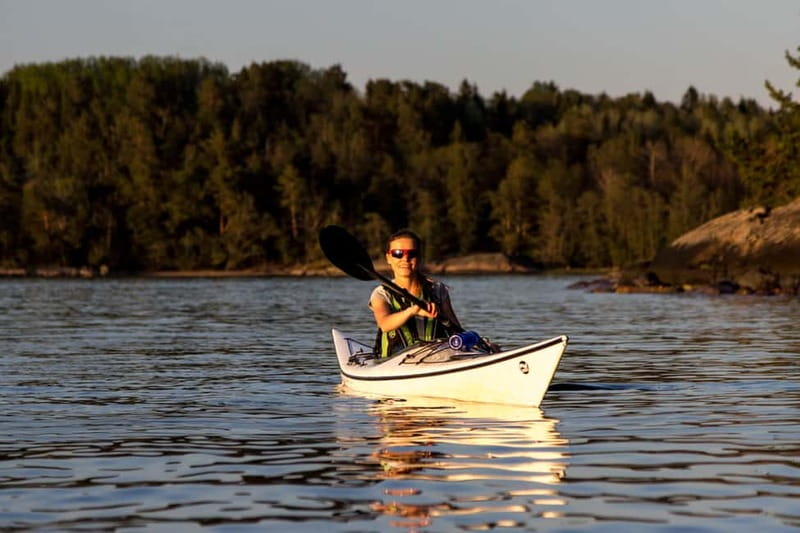 Stockholm: Sunset Archipelago Kayaking & Toast on the Water - Fika, lemonade, and a pause on the water