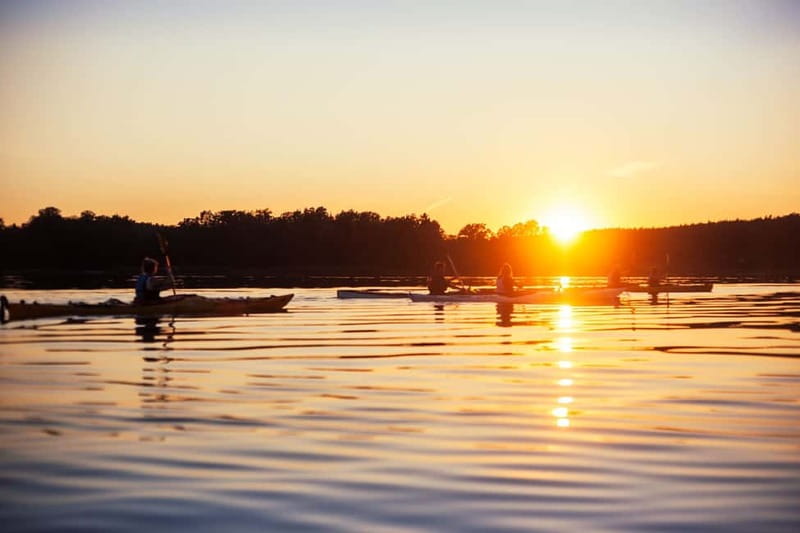 Stockholm: Sunset Archipelago Kayaking & Toast on the Water - Meeting at Skärgårdens Kanotcenter