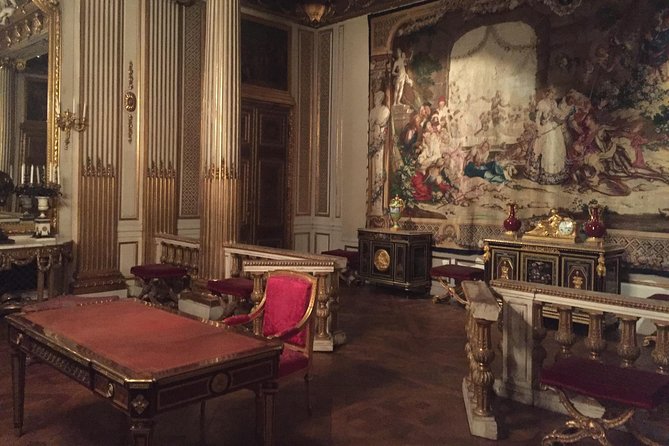 Stockholm Top attractions all-inclusive Gran Tour - Stortorget and the stories behind Gamla Stan