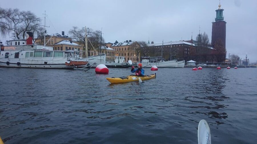 Stockholm: Winter City Kayaking Tour - Paddling past Södermalm