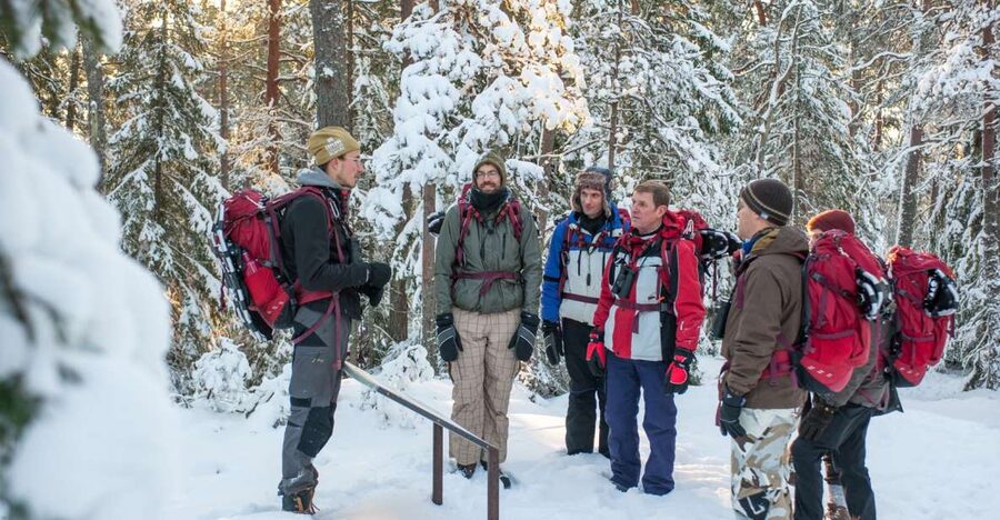 Stockholm: Winter Snowshoe Full-Day Hike - Crossing a frozen lake
