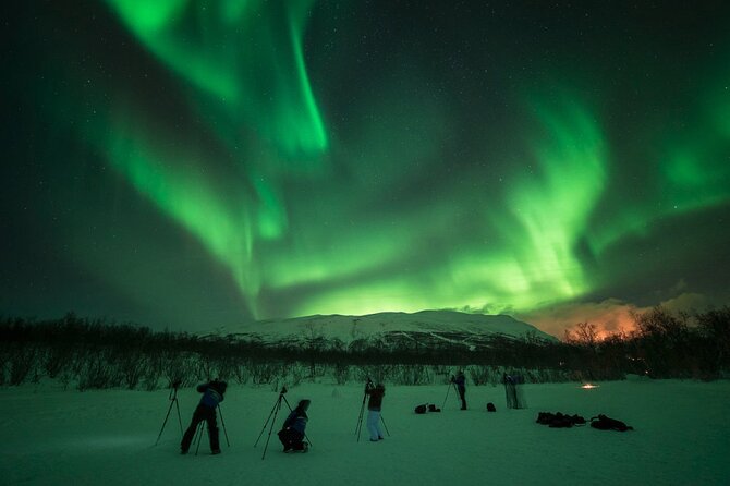 The Ultimate Aurora Photo Adventure - The Cold, the Fire, and the Waiting