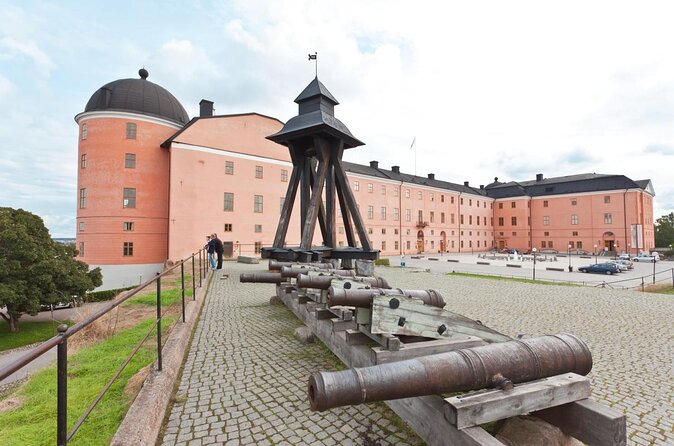 Uppsala Must See 2h city walk - 2h tour of all big attractions! - Key points at a glance