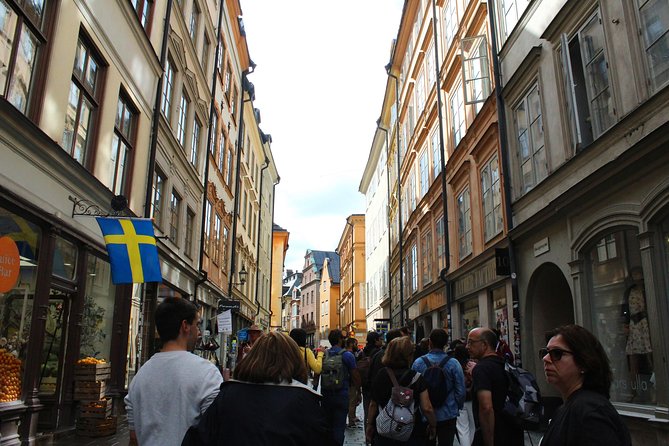 Walking Tour of Stockholm Old Town - Mårten Trotzigs gränd and St. George