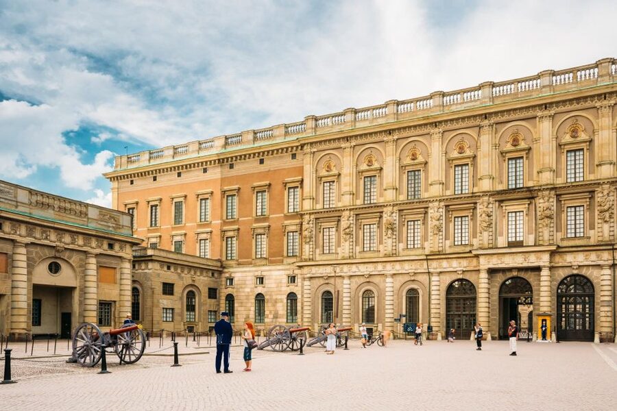 World War II Stockholm Old Town Walking Tour and Army Museum - Choosing between two and three hours